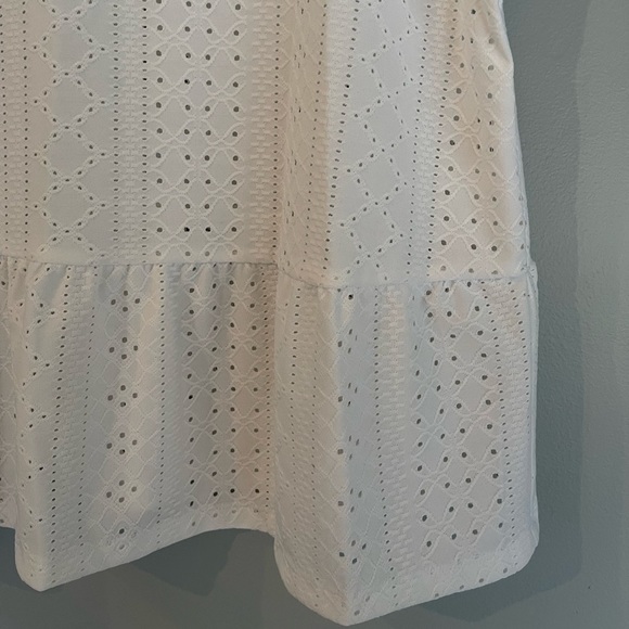 𝅺michael Kors Eyelet Peplum Sleeveless Top - Picture 3 of 11